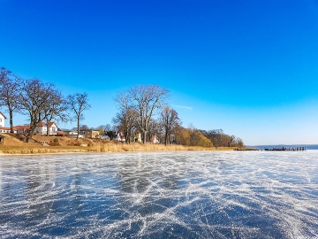 winterwanderung-am-see