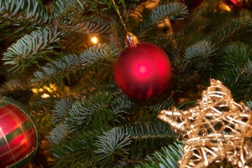 Weihnachtsdeko am Tannenbaum